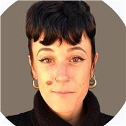 Niñera, profesora de inglés y de refuerzo de todas las materias para niños de todas las edades.